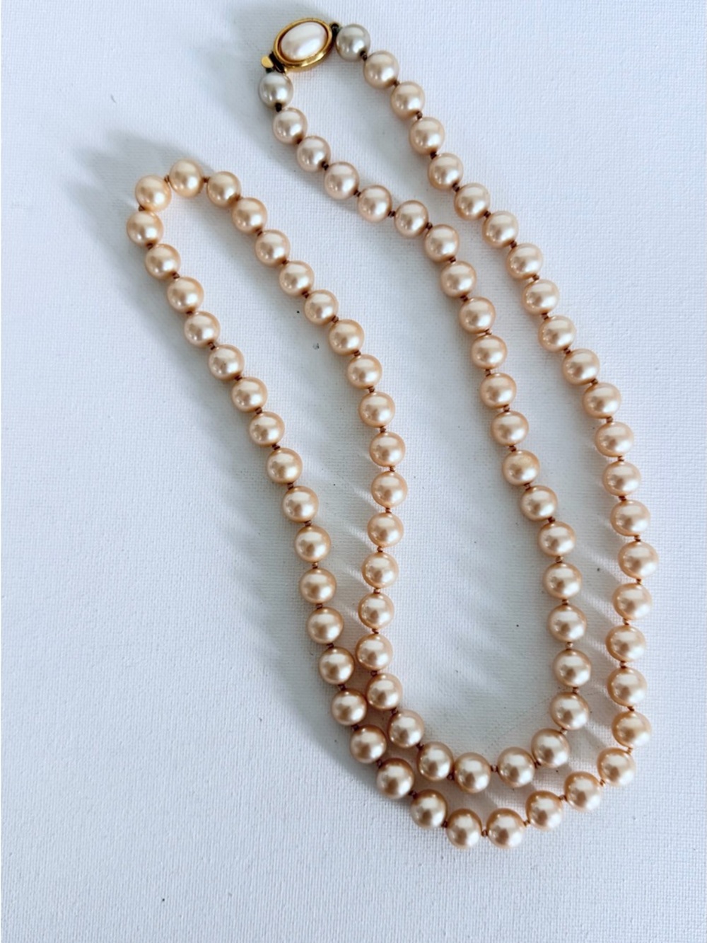 Classic Vintage Carolee Day Pearl Necklace in Champagne - Elegant !